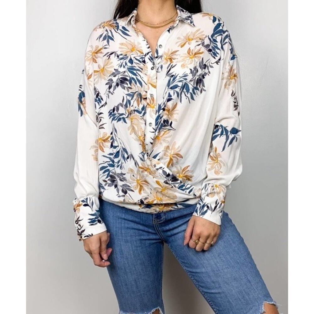 Free People Size Medium Ivory Printed Floral Button Up Top Blouse